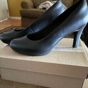 Clarks Amber Joy  Black Heels-NWOT sz 8
